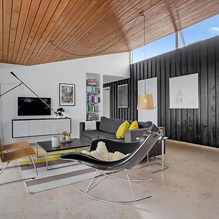 Beautiful In With House Sea View