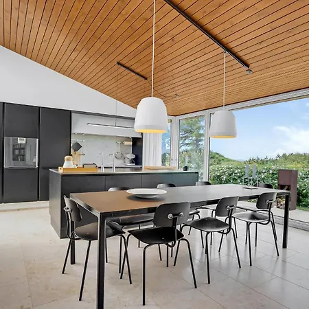 Beautiful In With House Sea View